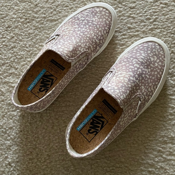 Women’s Vans Eco-Theory Pink/White Animal Print Slip-on Shoe, Size 7 - Picture 2 of 5